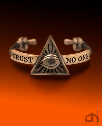 Trust No One -Limited Edition 153 Pieces-